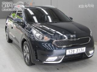 KNACA81CGHA065650 2017 KIA NIRO 1.6 LUXURY-1