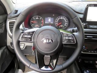 2021 KIA SELTOS 1.6 DIESEL 2WD SIGNATURE - 11