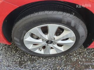 2017 HYUNDAI ACCENT  1.4 VVT MORDERN - 17