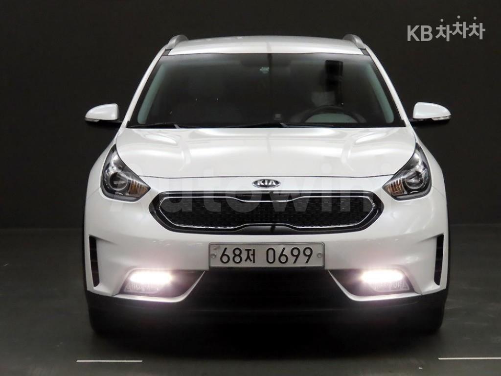 KNACC81CGHA017255 2017 KIA NIRO 1.6 NOBLESSE-0