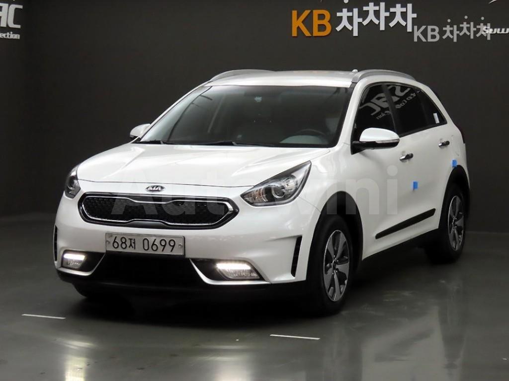 KNACC81CGHA017255 2017 KIA NIRO 1.6 NOBLESSE-1