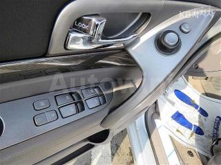 2014 SSANGYONG KORANDO TURISMO 4WD LT 11 SEATS - 9