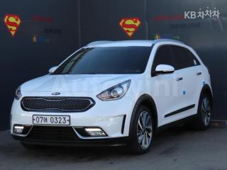 KNACC81CGHA027963 2017 KIA NIRO 1.6 NOBLESSE-0