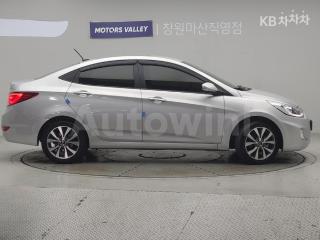 KMHCU41BEHU174851 2017 HYUNDAI ACCENT  1.4 VVT PREMIUM-3