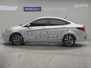 KMHCU41BEHU174851 2017 HYUNDAI ACCENT  1.4 VVT PREMIUM-4