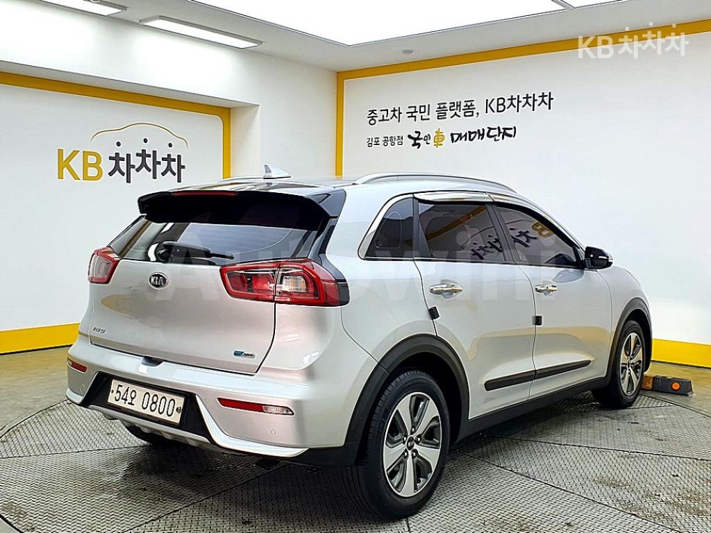 KNACB81CGHA000901 2017 KIA NIRO 1.6 PRESTIGE-2