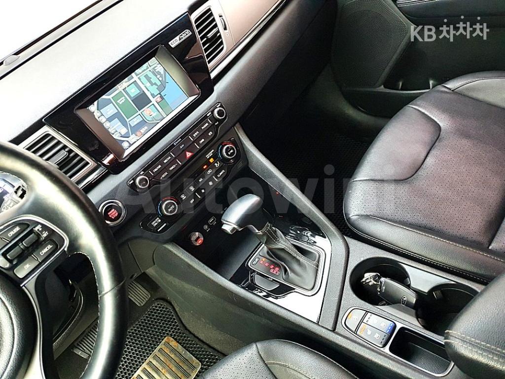 2017 KIA NIRO 1.6 PRESTIGE - 10