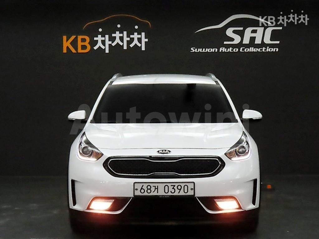KNACB81CGHA020384 2017 KIA NIRO 1.6 PRESTIGE-0