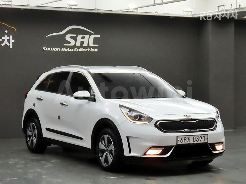 KNACB81CGHA020384 2017 KIA NIRO 1.6 PRESTIGE-2