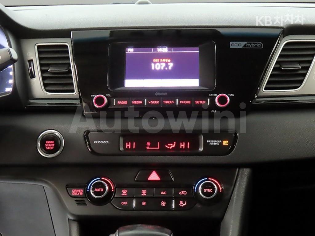 2017 KIA NIRO 1.6 PRESTIGE - 10