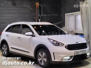KNACB81CGHA077648 2017 KIA NIRO 1.6 PHEV PRESTIGE-1