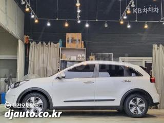 2017 KIA NIRO 1.6 PHEV PRESTIGE - 7