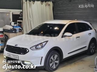 2017 KIA NIRO 1.6 PHEV PRESTIGE - 8