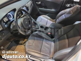 2017 KIA NIRO 1.6 PHEV PRESTIGE - 10