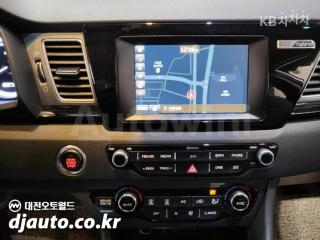 2017 KIA NIRO 1.6 PHEV PRESTIGE - 15