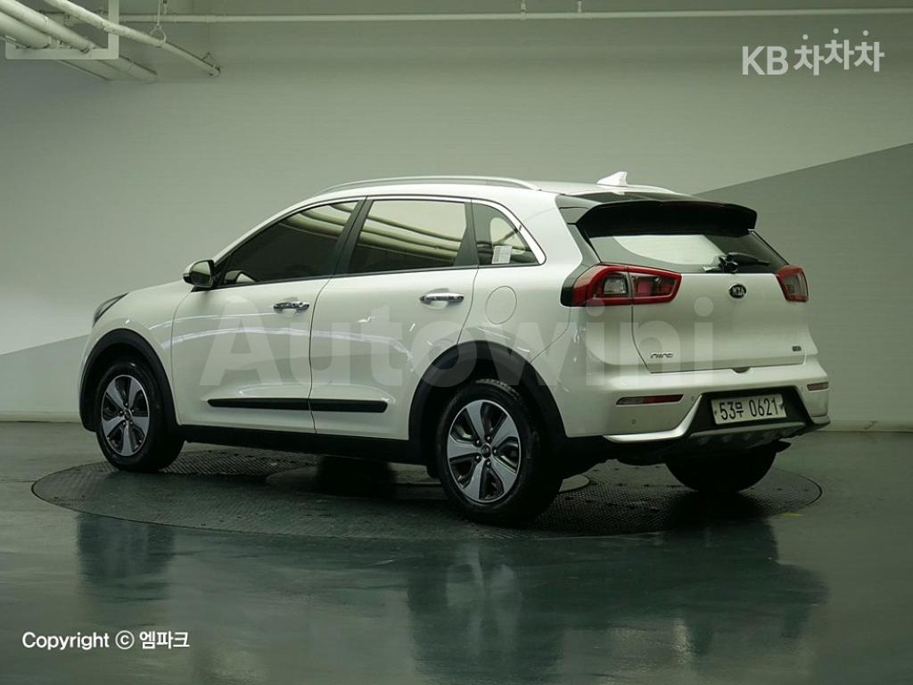 KNACB81CGHA009267 2016 KIA NIRO 1.6 PRESTIGE-2