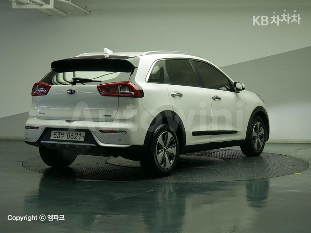 KNACB81CGHA009267 2016 KIA NIRO 1.6 PRESTIGE-3