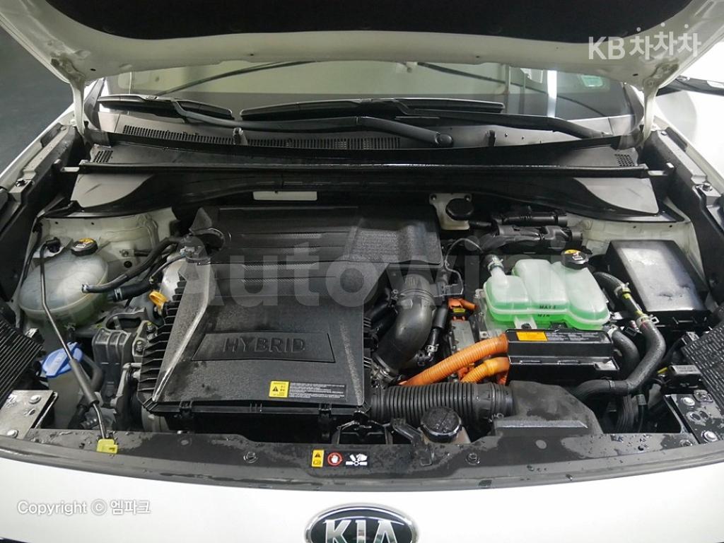KNACB81CGHA009267 2016 KIA NIRO 1.6 PRESTIGE-4