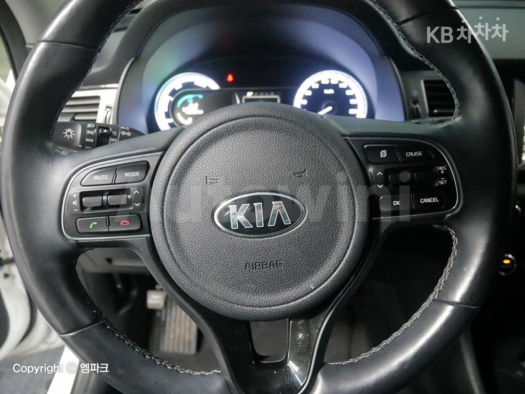 2016 KIA NIRO 1.6 PRESTIGE - 8