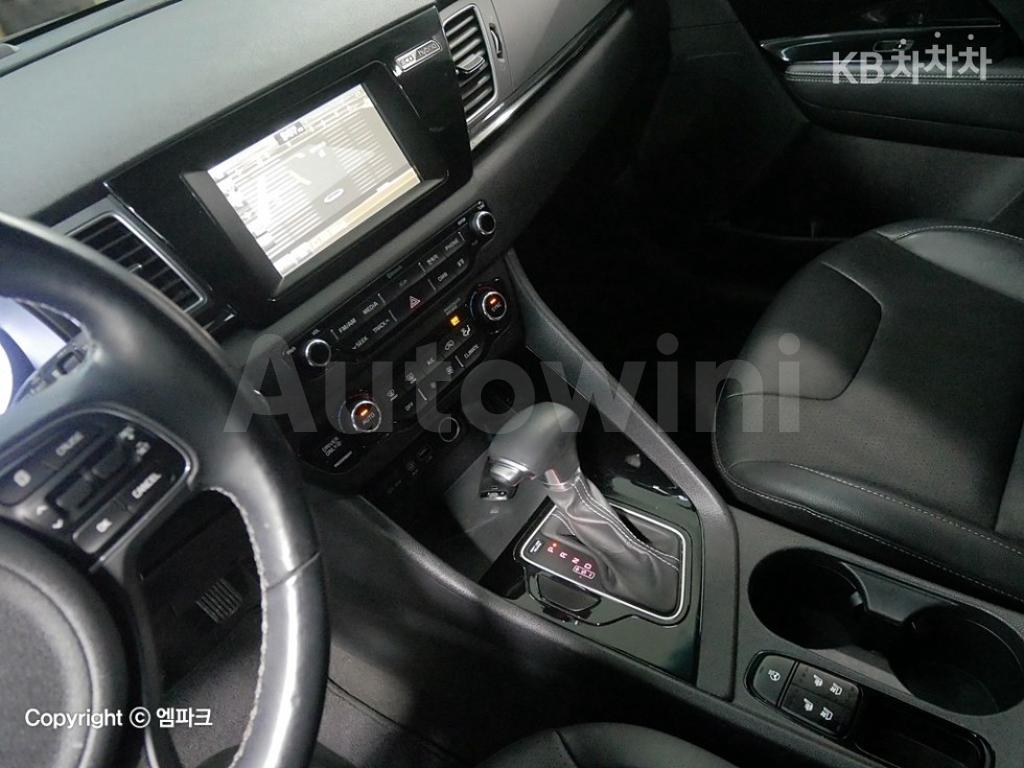 2016 KIA NIRO 1.6 PRESTIGE - 9