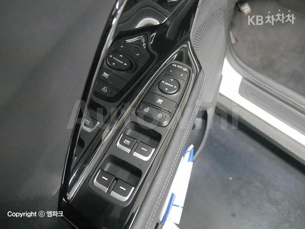 2016 KIA NIRO 1.6 PRESTIGE - 18