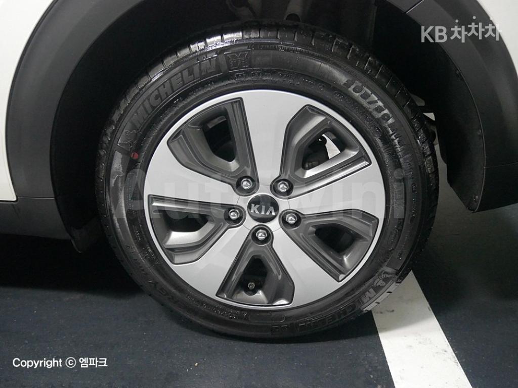 2016 KIA NIRO 1.6 PRESTIGE - 19