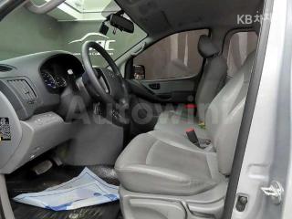 KMJWA37KBJU979759 2018 HYUNDAI  GRAND STAREX 웨건 12 SEATS SMART-4