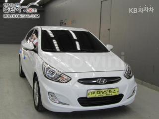 KMHCT41BEHU278947 2017 HYUNDAI ACCENT  1.4 VVT MORDERN-1