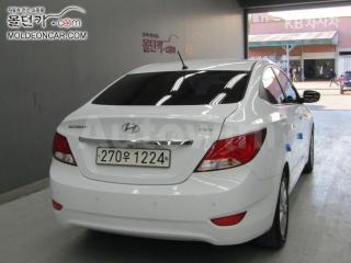 KMHCT41BEHU278947 2017 HYUNDAI ACCENT  1.4 VVT MORDERN-2