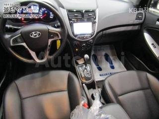 KMHCT41BEHU278947 2017 HYUNDAI ACCENT  1.4 VVT MORDERN-4