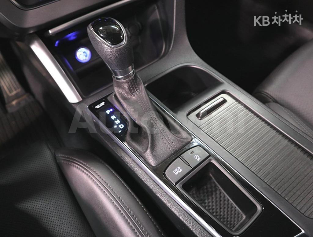 2016 HYUNDAI LF SONATA 1.7 DIESEL STYLE - 17