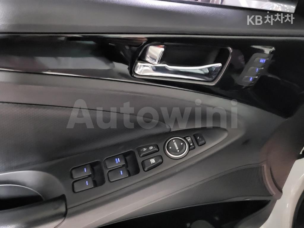 2011 HYUNDAI YF SONATA F24 GDI LUXURY - 11
