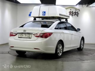 2011 HYUNDAI YF SONATA LPI LUXURY(장애인용) - 4
