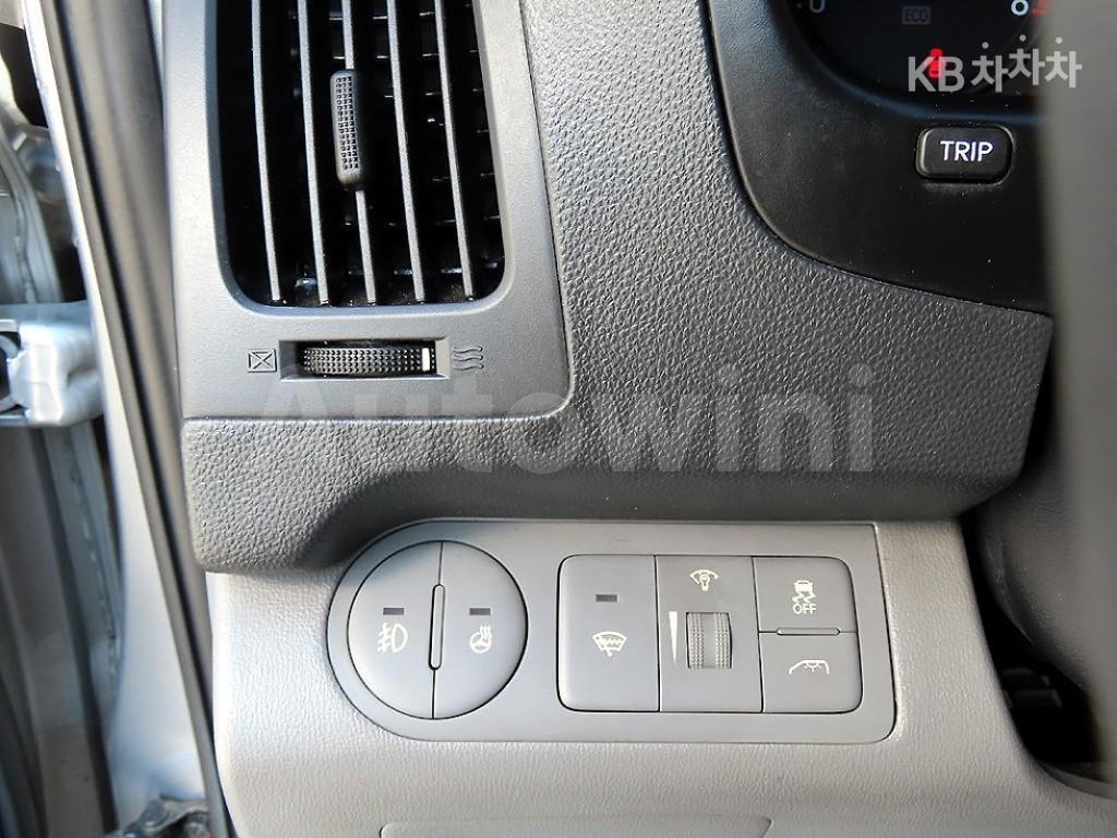 2014 HYUNDAI GRAND STAREX H-1 11 SEATS WAGON HVX VIP PACK - 12