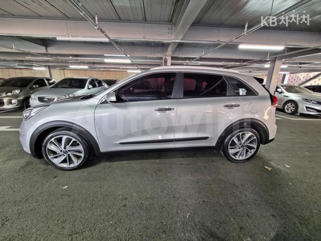 2017 KIA NIRO 1.6 PRESTIGE - 16