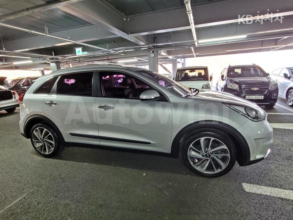 2017 KIA NIRO 1.6 PRESTIGE - 17