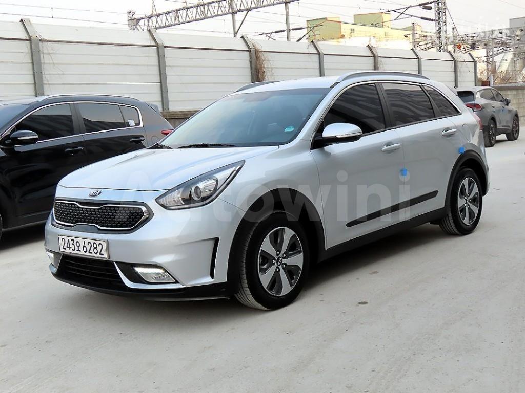 KNACA81CGHA073201 2017 KIA NIRO 1.6 LUXURY-0