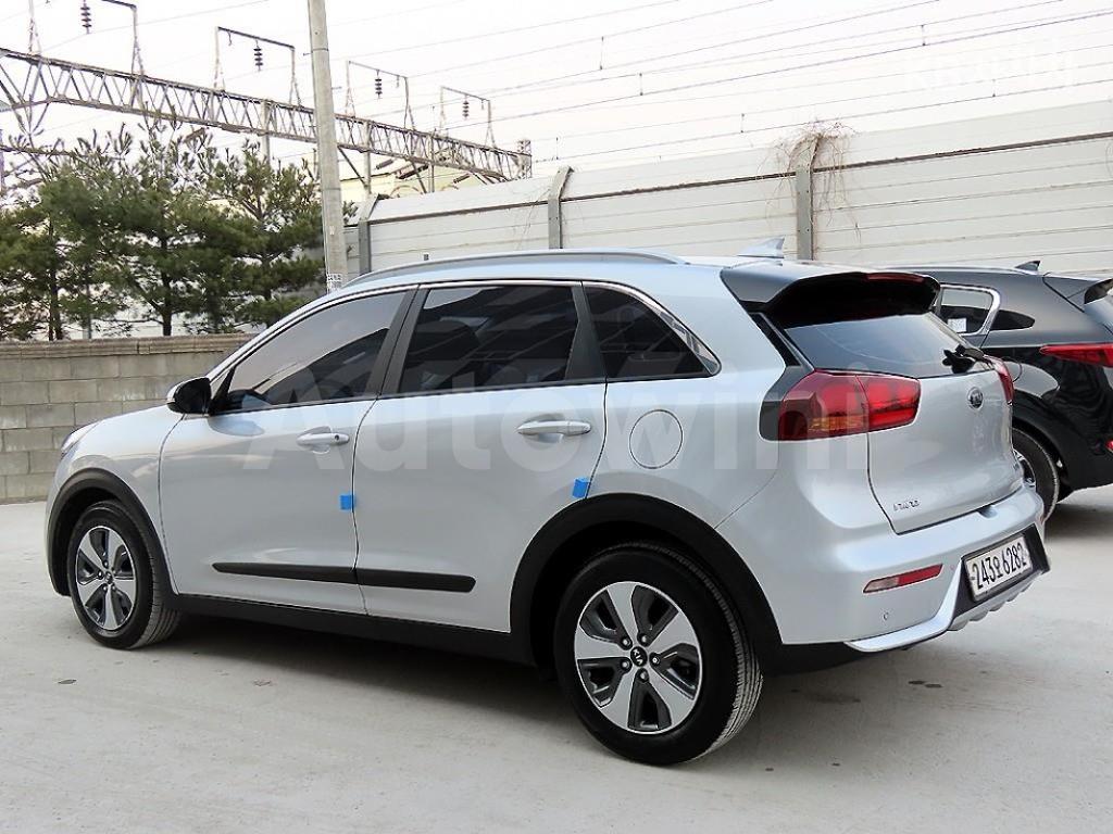 KNACA81CGHA073201 2017 KIA NIRO 1.6 LUXURY-1