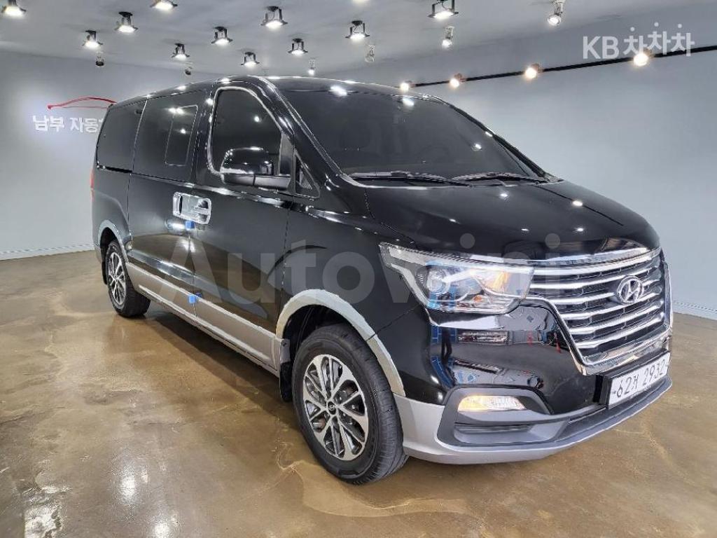 KMHWK81KDKU010595 2019 HYUNDAI  GRAND STAREX URBAN 9 SEATS 4WD EXCLUSIVE-1