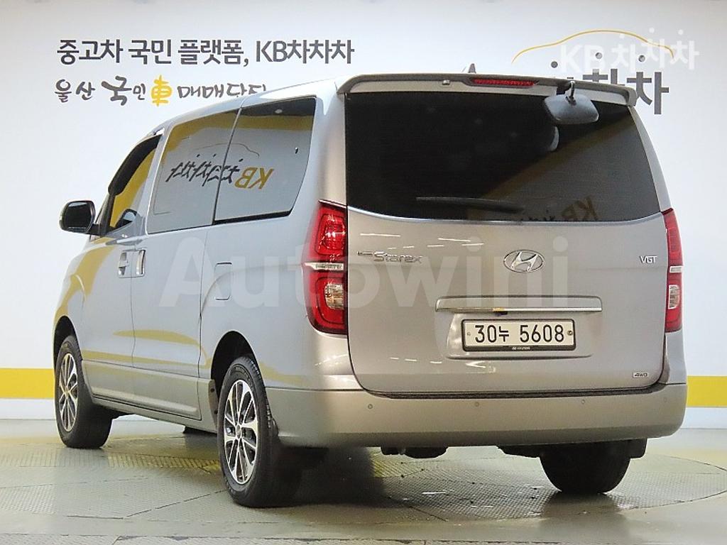 KMHWK81KDJU982135 2018 HYUNDAI  GRAND STAREX URBAN 9 SEATS 4WD EXCLUSIVE-3