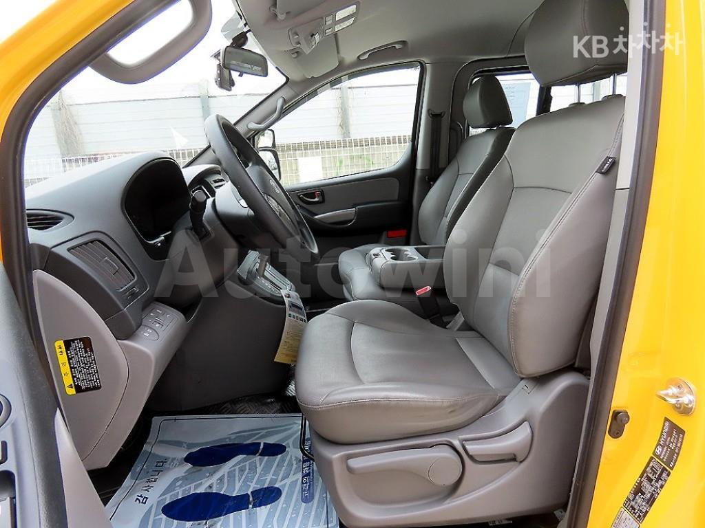 KMJWA37TBKU996135 2019 HYUNDAI  GRAND STAREX LPI CHILD PROTECTIVE VEHICLE 12 SEATS-4