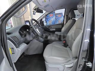 KMHWH81KBJU975164 2018 HYUNDAI  GRAND STAREX URBAN 9 SEATS PREMIUM SPECIAL-4