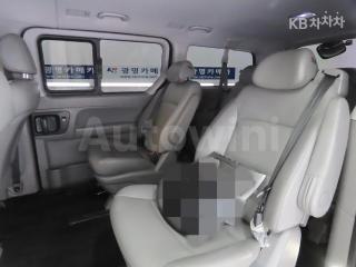 KMHWH81KBJU975164 2018 HYUNDAI  GRAND STAREX URBAN 9 SEATS PREMIUM SPECIAL-5