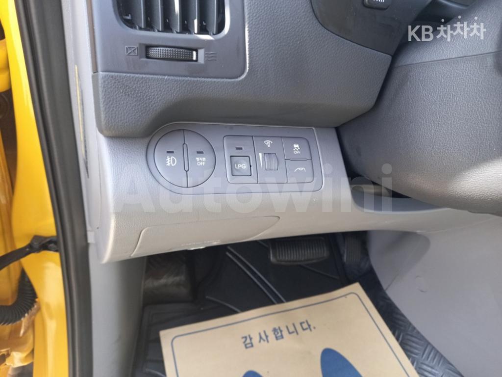 2019 HYUNDAI  GRAND STAREX LPI CHILD PROTECTIVE VEHICLE 12 SEATS - 8