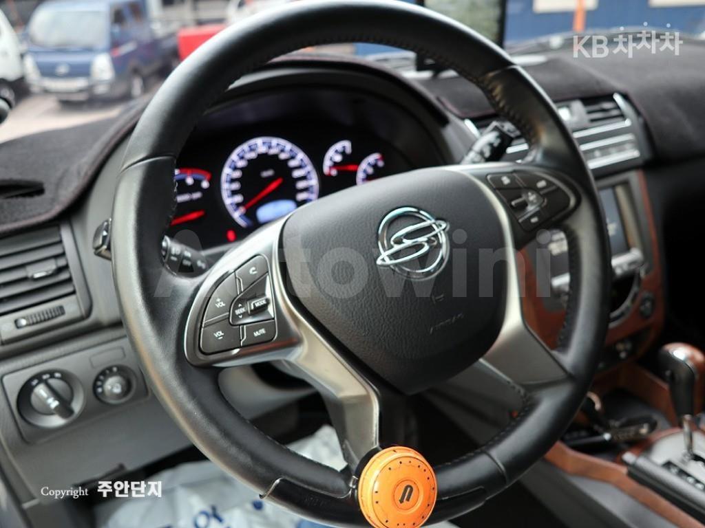 2017 SSANGYONG REXTON W 5 SEATS 4WD RX7 PRESTIGE - 8