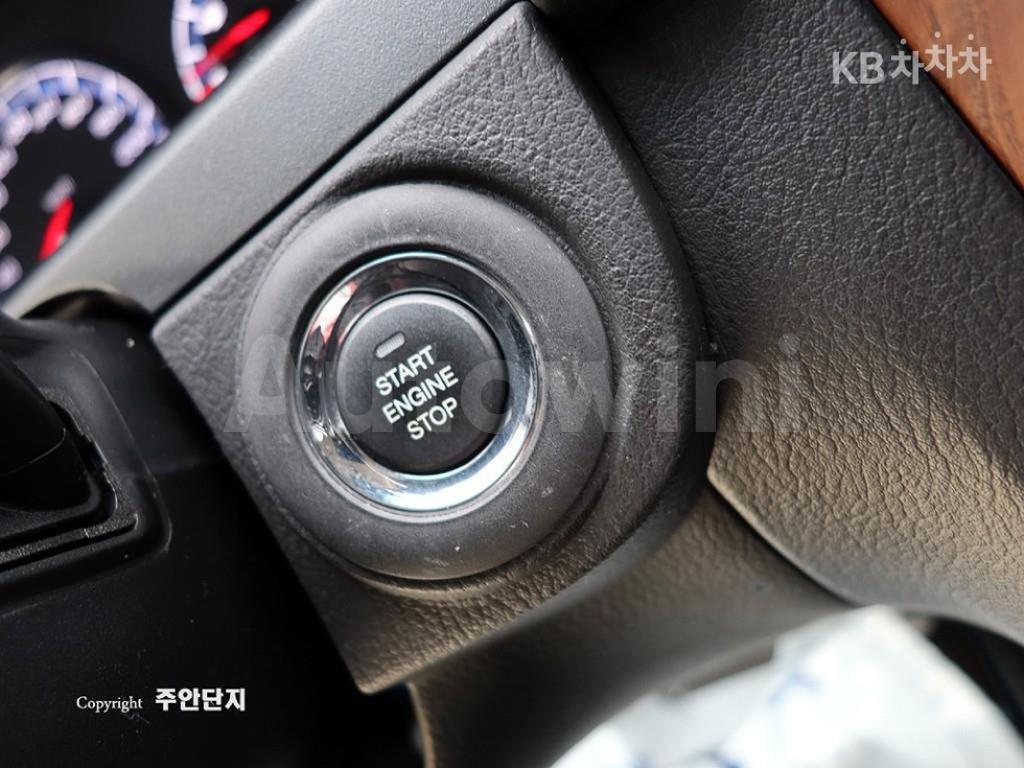 2017 SSANGYONG REXTON W 5 SEATS 4WD RX7 PRESTIGE - 11
