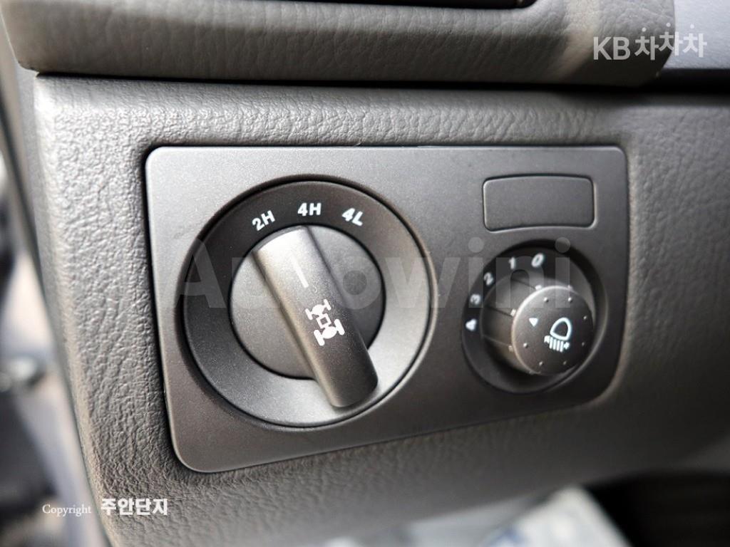 2017 SSANGYONG REXTON W 5 SEATS 4WD RX7 PRESTIGE - 12