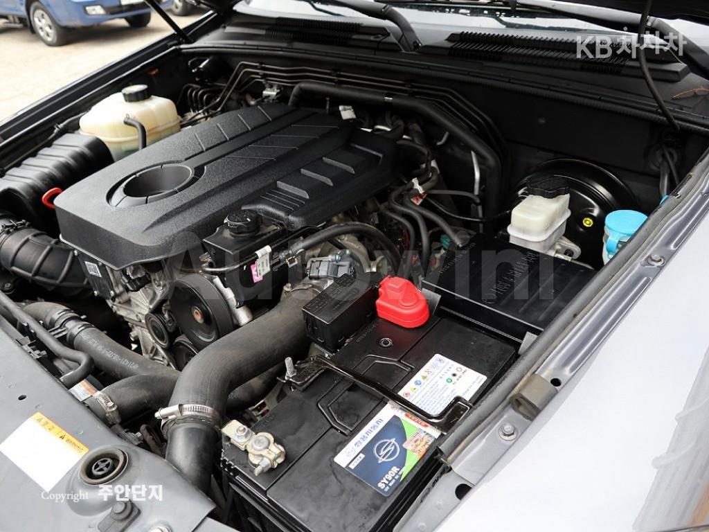 2017 SSANGYONG REXTON W 5 SEATS 4WD RX7 PRESTIGE - 20