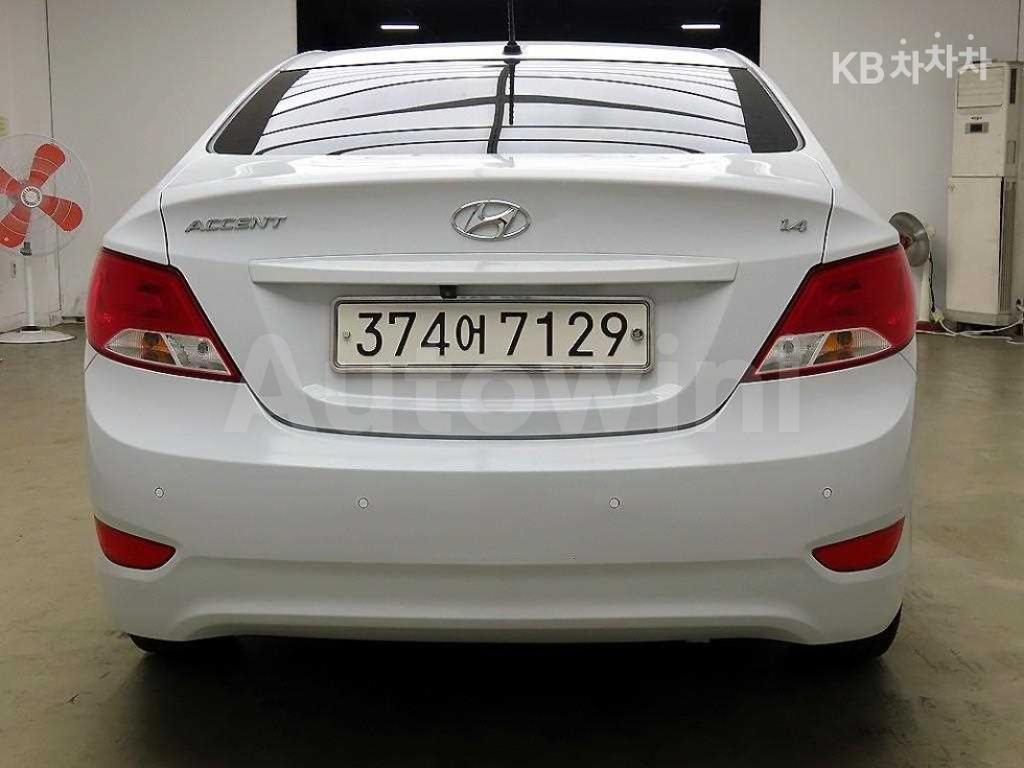KMHCS41BEKU445986 2019 HYUNDAI ACCENT  1.4 VVT SMART SPECIAL-2