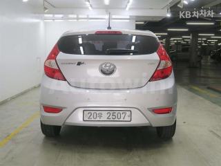 KMHCT51UGHU306717 2017 HYUNDAI ACCENT  WIT 1.6 VGT MORDERN-2
